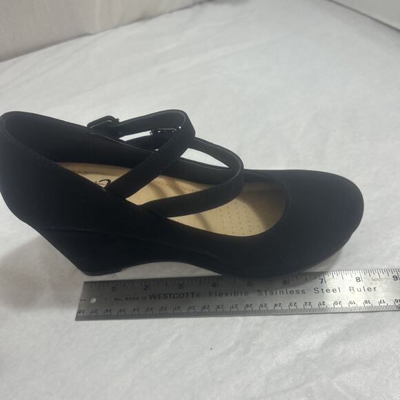 Y-Not Platform Wedge Strappy Sandals Heels Black Suede Woman Sz 7 Shoes Comfy - Picture 14 of 15